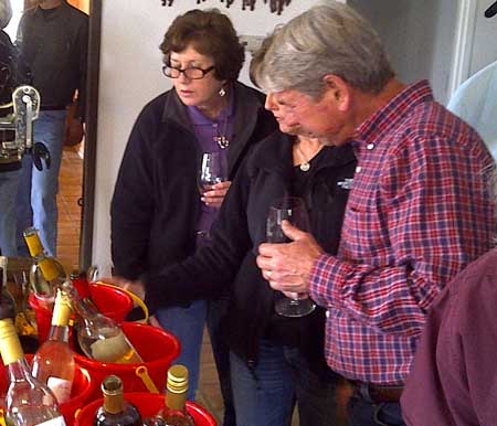 Blanc Du Bois Tasting at Saddlehorn Winery - Burton, Texas